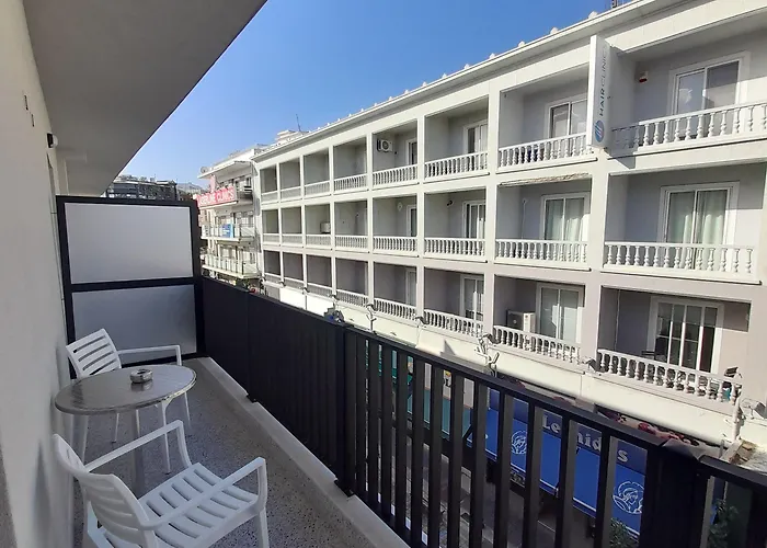 Elite Centre Hotel 3*