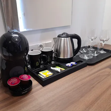 מלון Elite Centre 3*