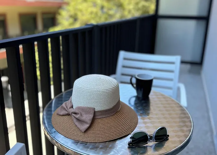 Elite Centre מלון