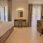 Elite Centre Hotel 3*